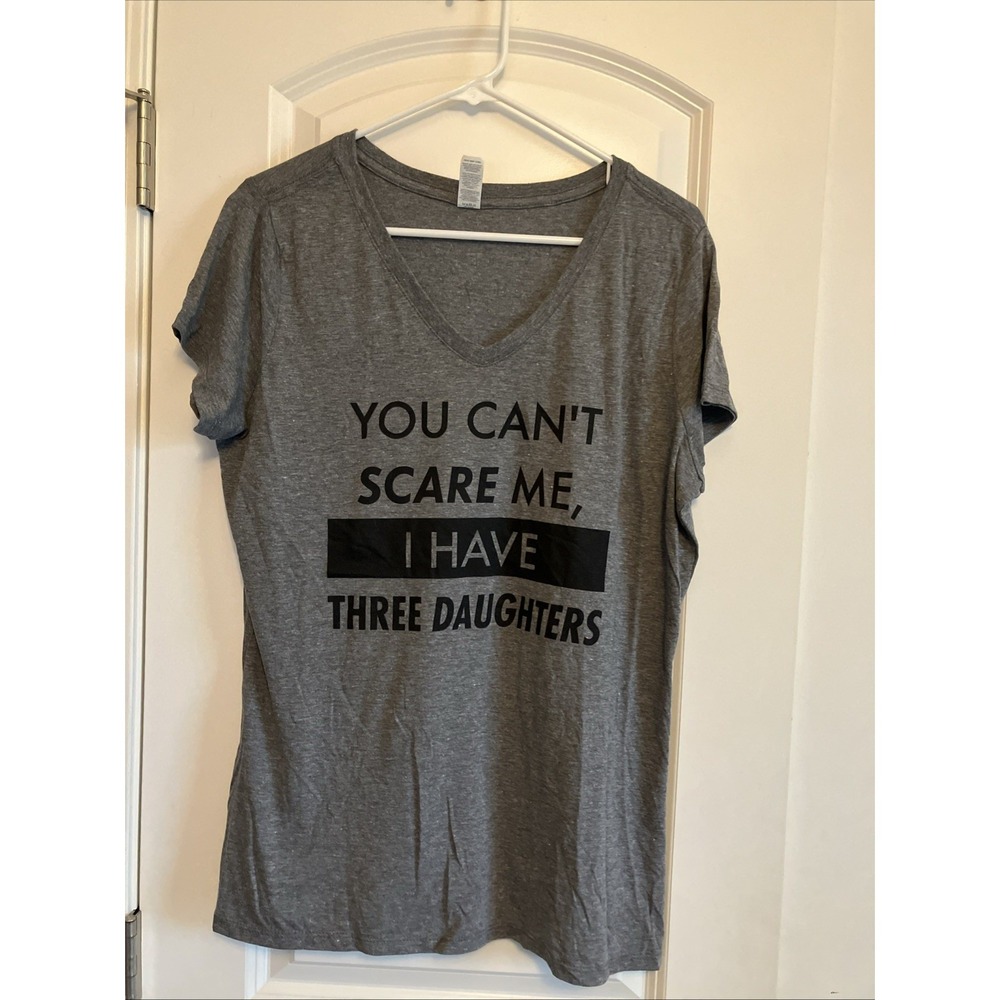 District T-Shirt Women XL Gray Like New Three Daughters Graphic Tee C854